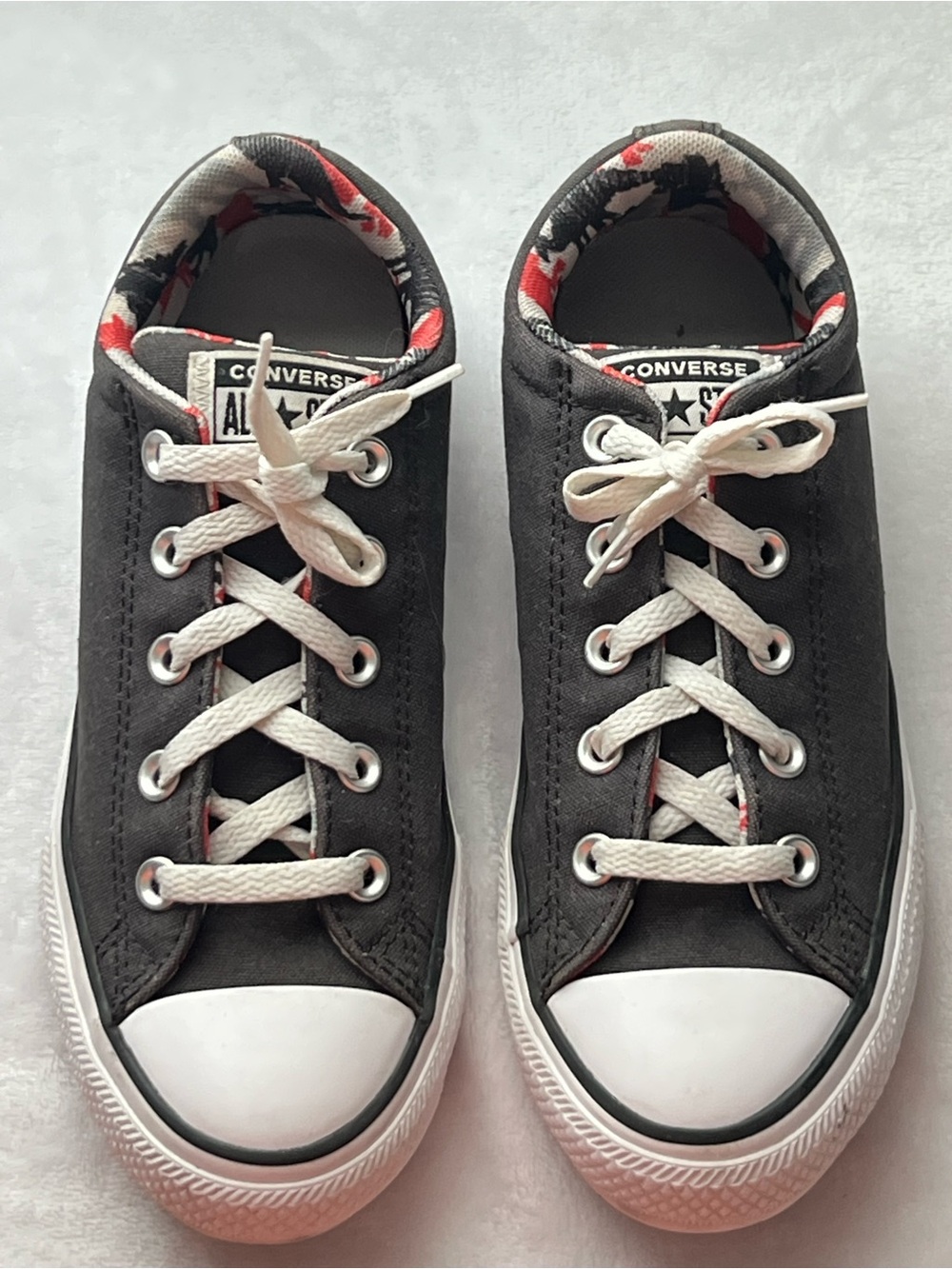 Converse Kids Black Low-Top Sneakers with White Laces, Size 4 (US)